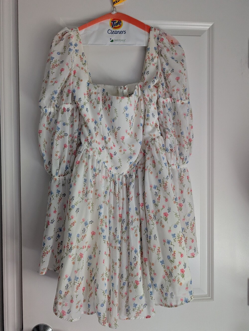 HOUSE OF CB Sancia White Posy Print Puff Sleeve Mini Dress NWOT